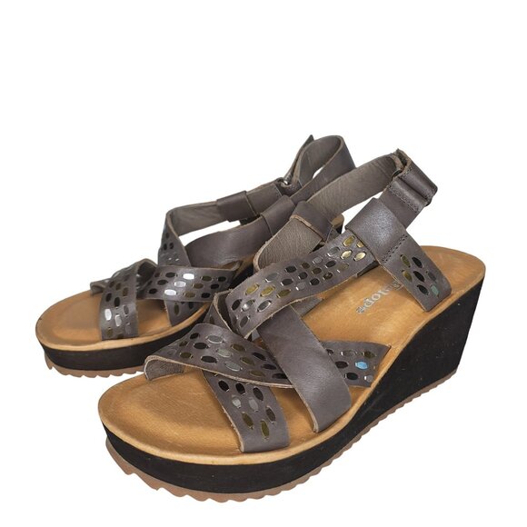 Antelope NWOT leather Wedge Sandals With metal stud Strap detail Grey Size 37 - Picture 11 of 14